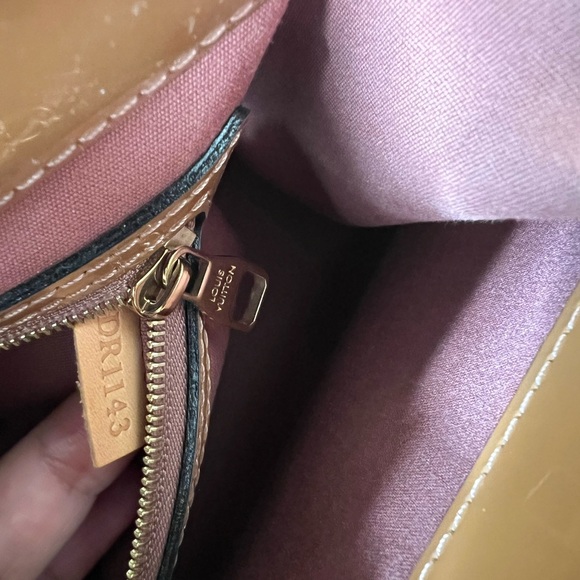 Louis Vuitton Vernis Catalina BB Small Hand Bag! Used Twice! - Picture 16 of 16